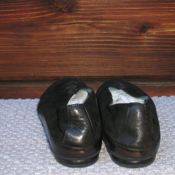 Thierry Rabotin Grace Suede Black Flats - Picture 6 of 10